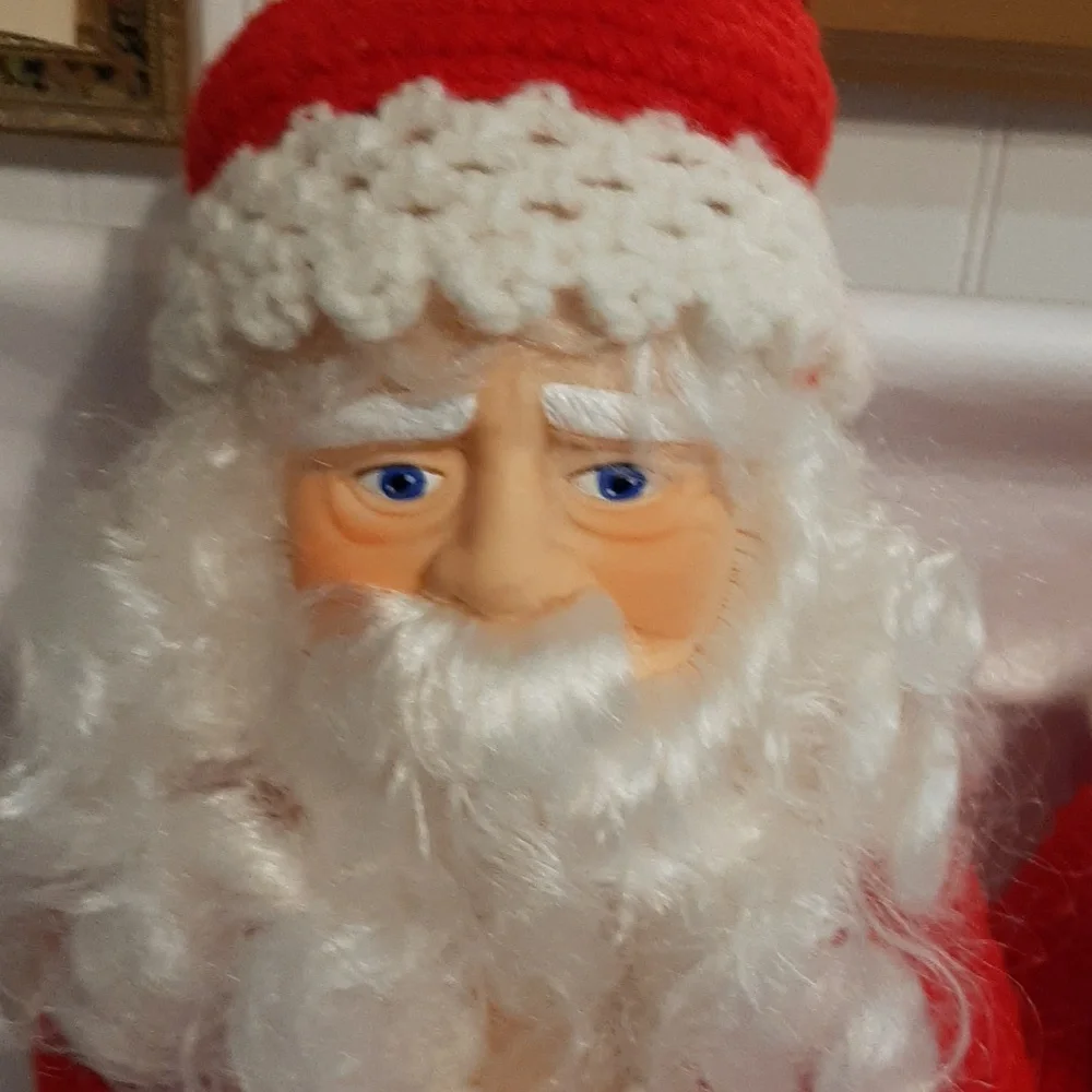 Vintage knitted Santa - Picture 2 of 3